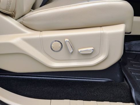 Used 2017 Ford F350 Lariat w/ Lariat Value Package image 37