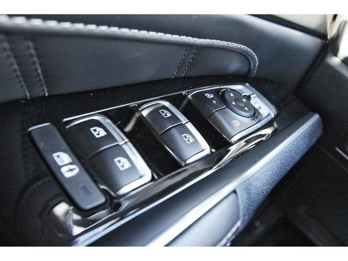 Used 2025 Kia Sorento SX FWD image 20