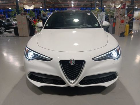 Used 2023 Alfa Romeo Stelvio Ti AWD/4WD image 8