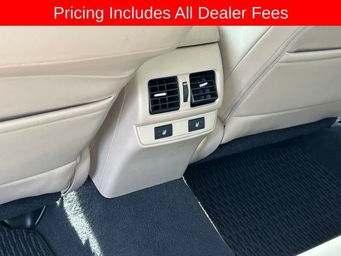 Used 2015 Subaru Outback 3.6R Limited AWD/4WD image 16
