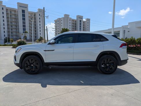 New 2026 Volkswagen Atlas Cross Sport SE FWD image 7