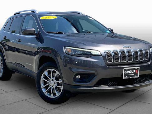 Used 2020 Jeep Cherokee Latitude Plus w/ Comfort/Convenience Group AWD/4WD image 2
