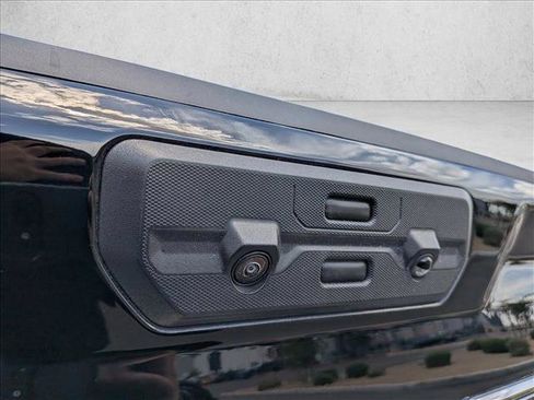 Used 2023 GMC Sierra 1500 Denali Ultimate AWD/4WD image 7