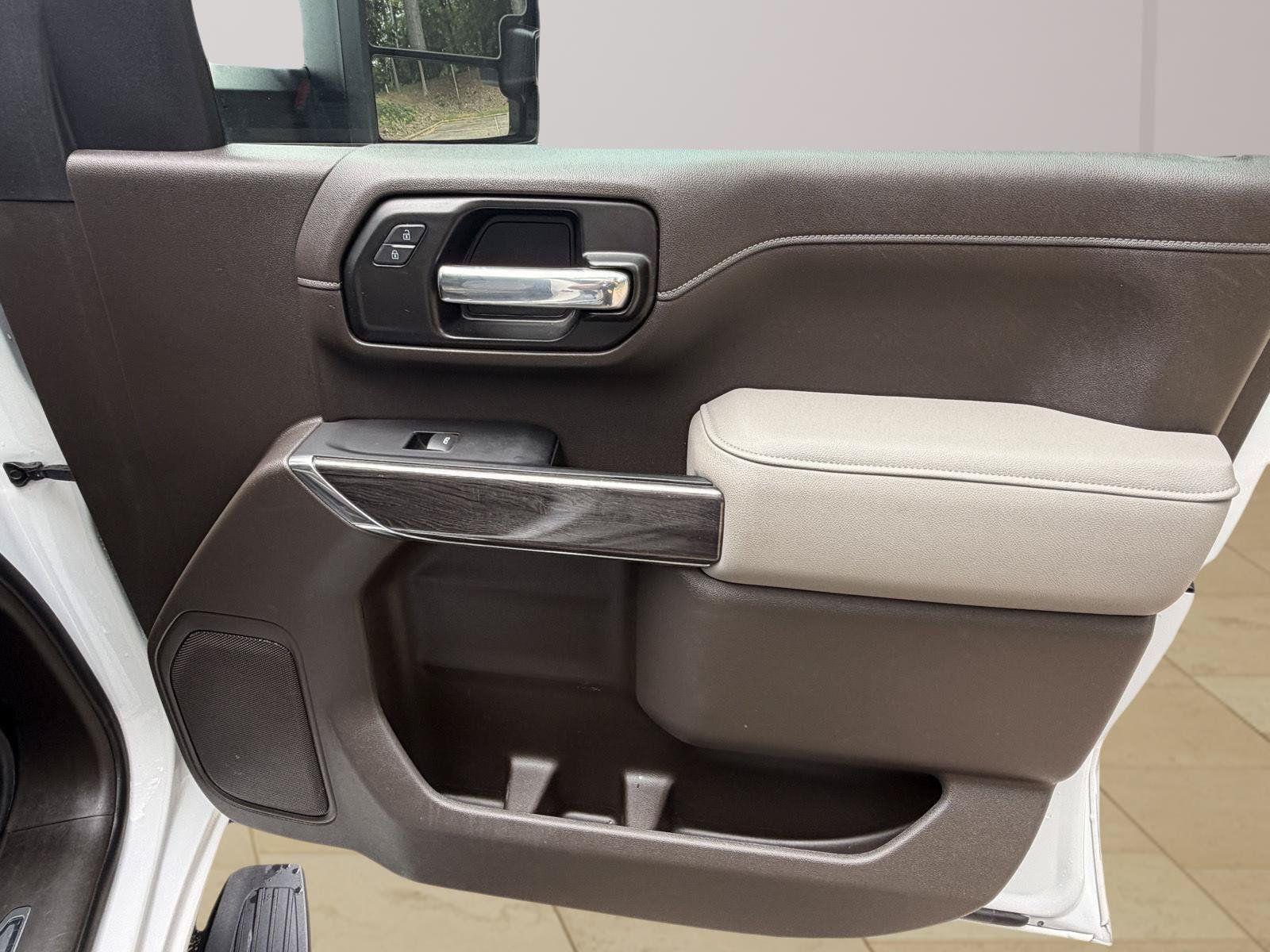 Used 2022 Chevrolet Silverado 2500 LTZ w/ LTZ Convenience Package AWD/4WD image 37