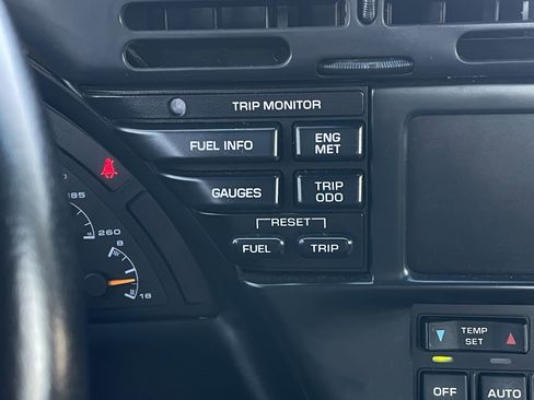 Used 1994 Chevrolet Corvette Coupe image 17