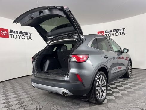 Used 2022 Ford Escape Titanium image 18