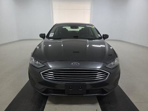 Used 2019 Ford Fusion SE FWD image 3