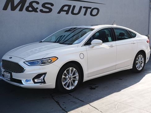 Used 2020 Ford Fusion Energi Titanium image 7