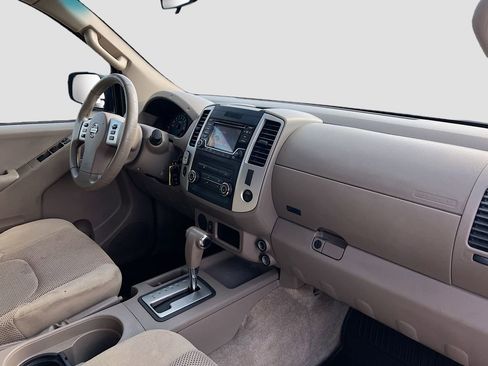 Used 2015 Nissan Frontier SV RWD image 24