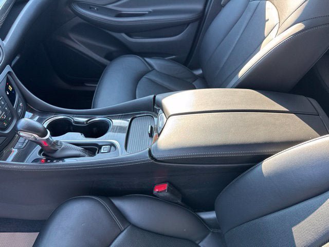 Used 2020 Buick Envision Essence AWD/4WD image 16