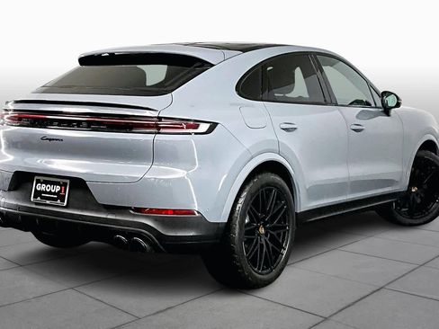 Used 2024 Porsche Cayenne image 12