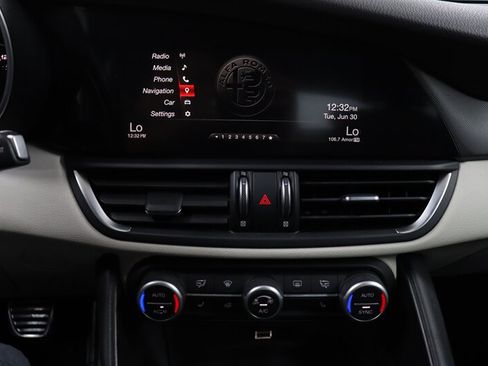 Used 2019 Alfa Romeo Giulia Ti Sport w/ Quick Order Package 22U Sport RWD image 13
