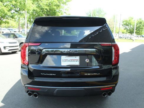 Used 2024 GMC Yukon Denali Ultimate AWD/4WD image 7