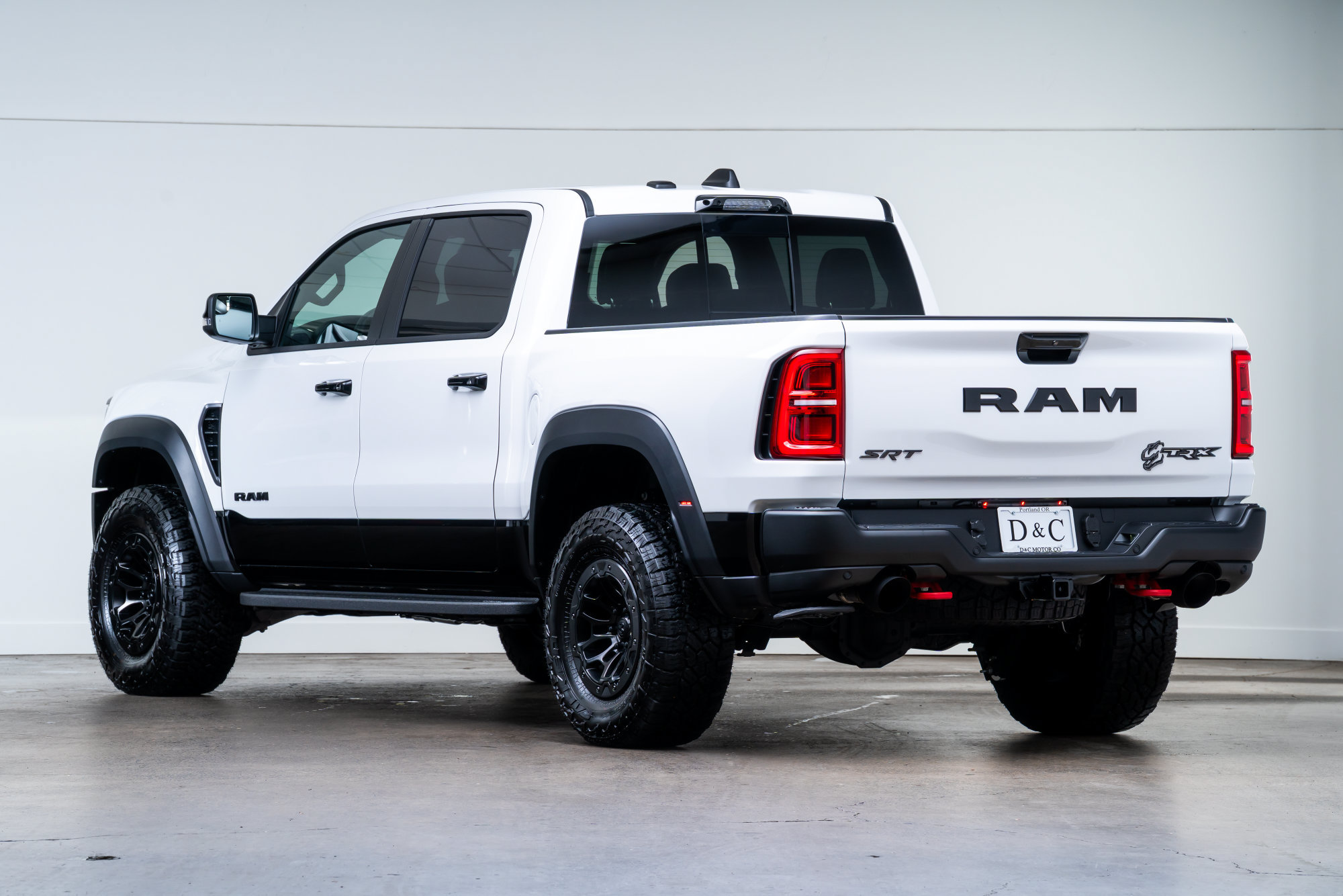 Used 2027 RAM 1500 4x4 Crew Cab image 5