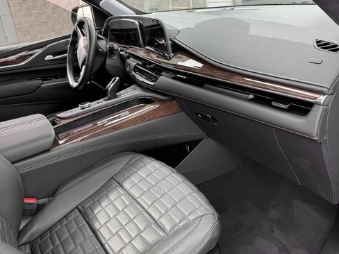 Used 2023 Cadillac Escalade Sport Platinum AWD/4WD image 32