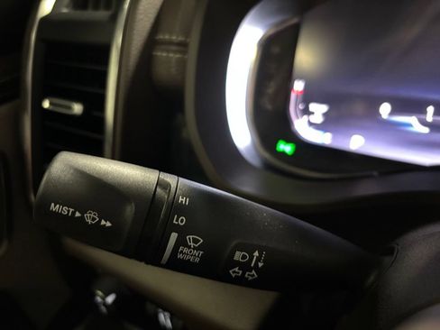 Used 2025 RAM 1500 Laramie AWD/4WD image 21