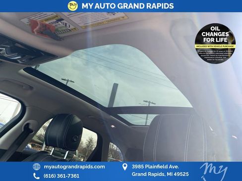 Used 2018 Land Rover Range Rover Velar S image 5