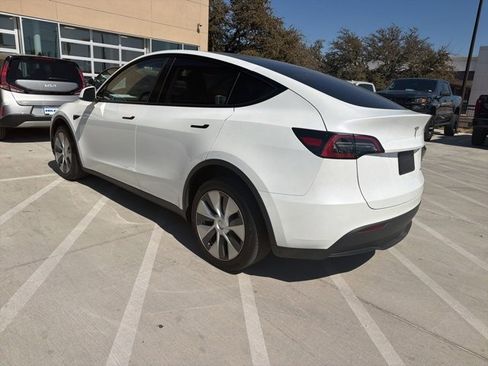 Used 2023 Tesla Model Y Long Range image 18