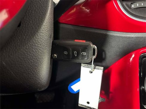 Used 2018 Volkswagen Beetle 2.0T S image 21