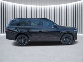 New 2026 Lincoln Navigator Reserve w/ Jet Appearance Package AWD/4WD video 2