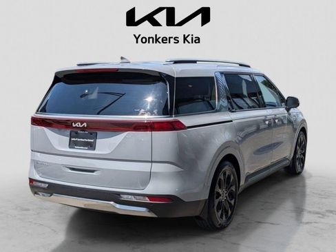 Used 2023 Kia Carnival SX FWD image 6