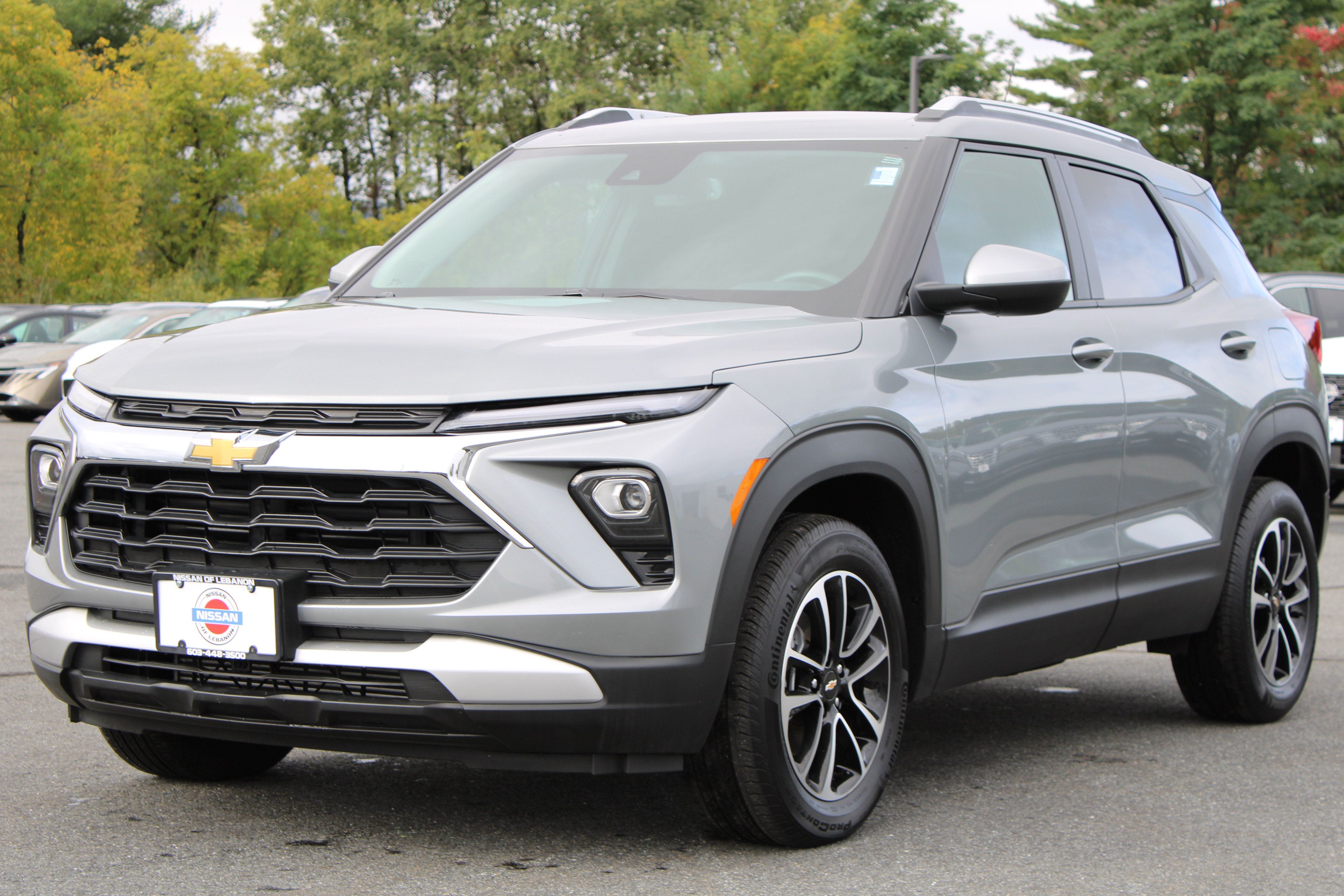 Used 2025 Chevrolet TrailBlazer LT w/ Convenience Package AWD/4WD image 1