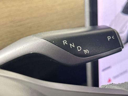 Used 2020 Tesla Model Y Long Range image 24