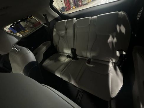 Used 2025 Kia Carnival SX Prestige FWD image 31