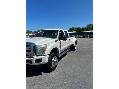 Used 2016 Ford F450 Platinum w/ FX4 Off Road Package AWD/4WD image 3