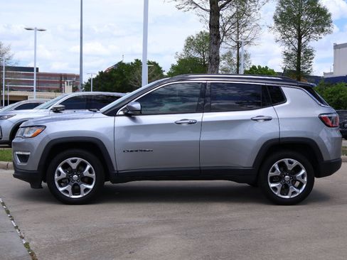 Used 2018 Jeep Compass Limited w/ Safe & Security Group AWD/4WD image 3