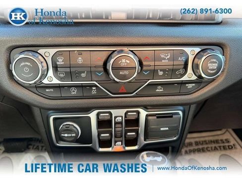 Used 2024 Jeep Wrangler Sport S image 17