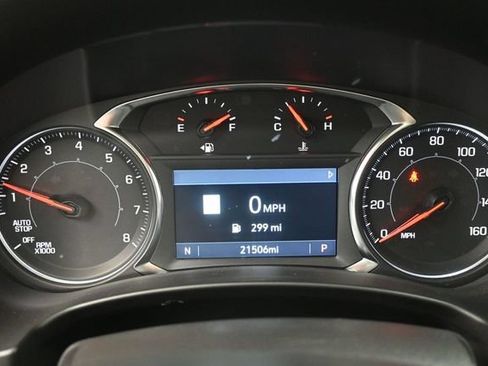Used 2024 GMC Terrain SLT w/ Infotainment Package II AWD/4WD image 9