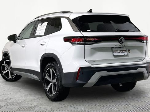 Used 2025 Volkswagen Tiguan SE AWD/4WD image 5