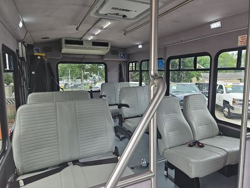 Used 2015 Chevrolet Express 3500 w/ Shuttle Bus Package RWD image 25