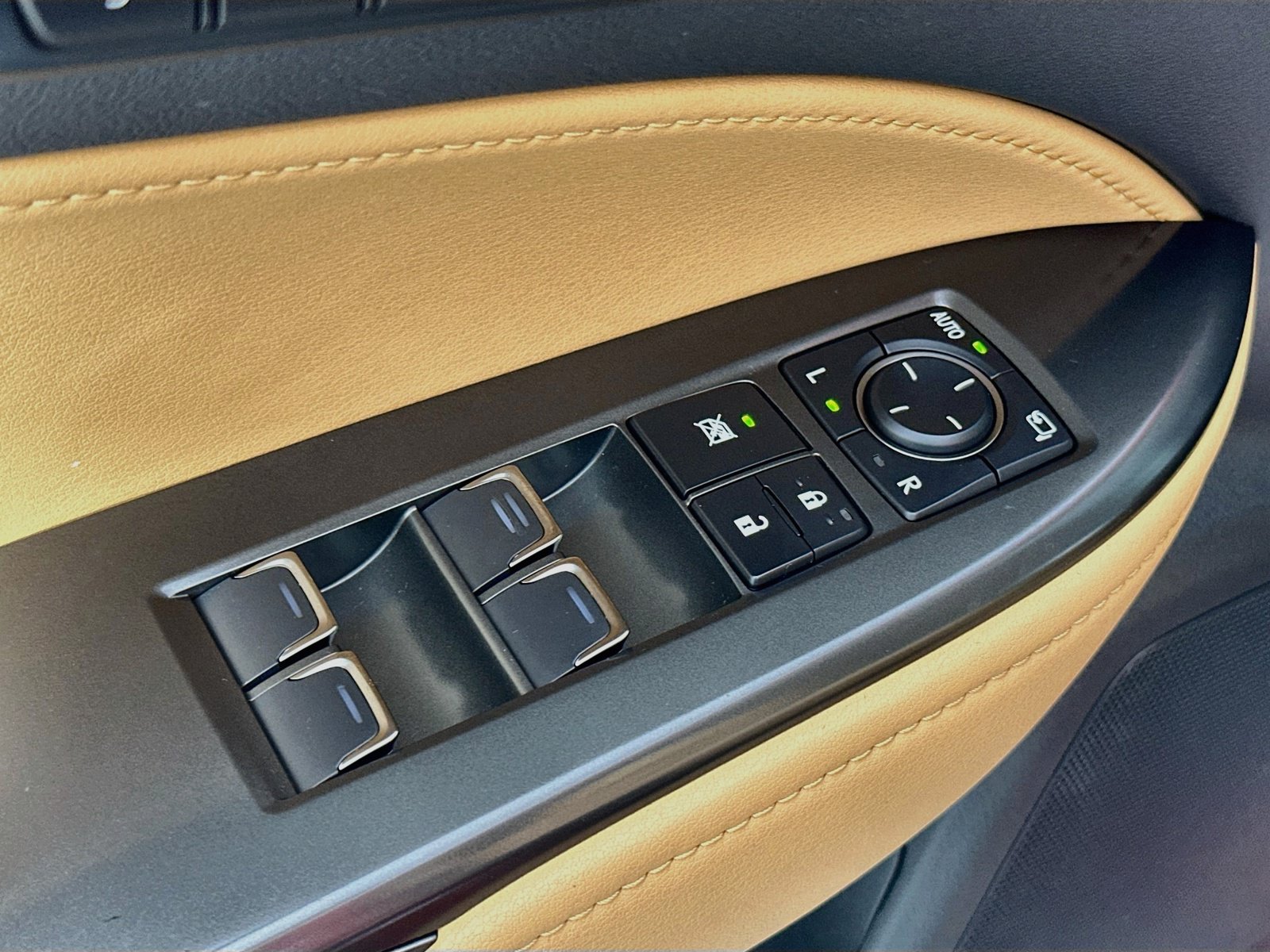Used 2025 Lexus NX 250 FWD w/ Accessory Package (K3) image 17