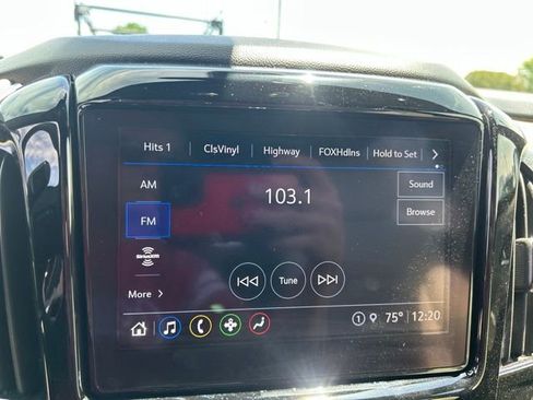 Used 2023 Chevrolet Traverse LT FWD image 21