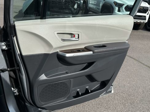 Used 2024 Toyota Sienna XLE image 23