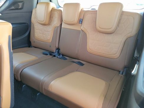 New 2025 Nissan Armada Platinum Reserve image 8