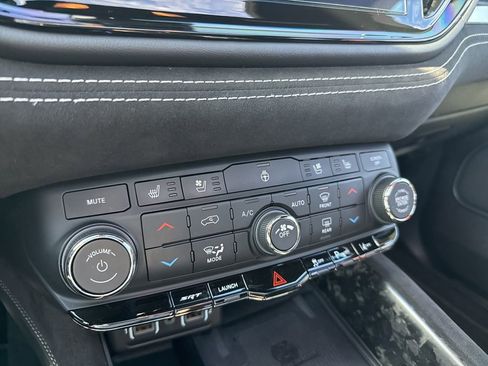 Used 2021 Dodge Durango SRT w/ Premium Interior Group AWD/4WD image 17