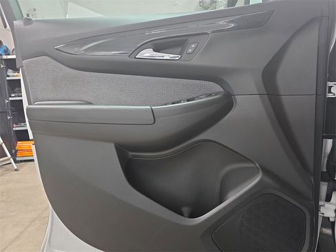 Certified 2025 Chevrolet TrailBlazer LT w/ Driver Confidence Package image 25