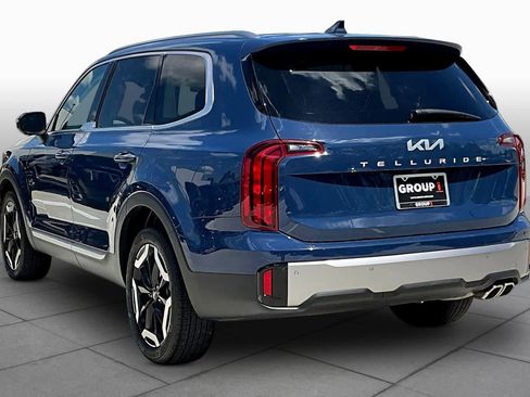 Used 2025 Kia Telluride S image 11