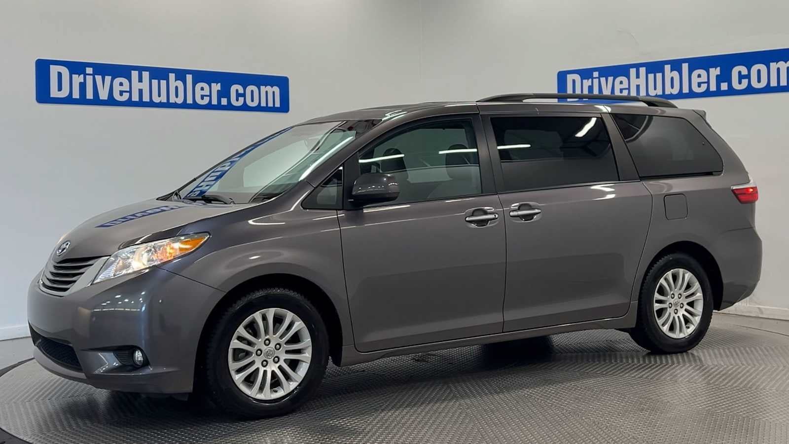Used 2015 Toyota Sienna XLE FWD image 4