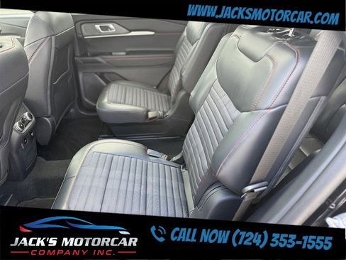 Used 2025 Ford Explorer ST-Line w/ Premium Package image 31