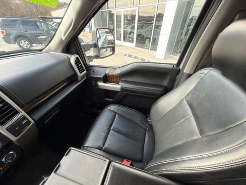 Used 2020 Ford F150 Lariat w/ Trailer Tow Package image 22