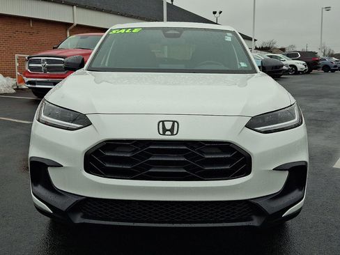 Used 2025 Honda HR-V Sport image 2