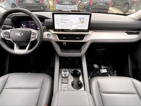 New 2026 Ford Explorer Active w/ Active Comfort Package image 5