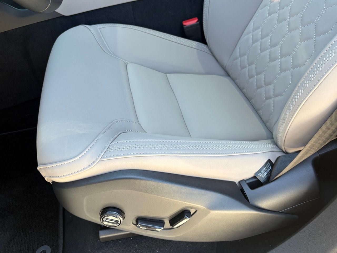 New 2026 Volvo XC90 B6 Plus w/ Protection Package Premier AWD/4WD image 20