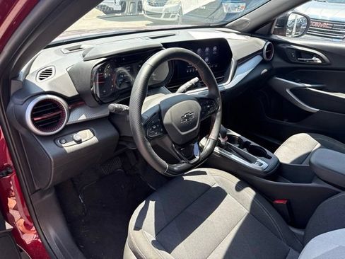 Used 2025 Chevrolet Trax RS w/ Driver Confidence Package FWD image 7
