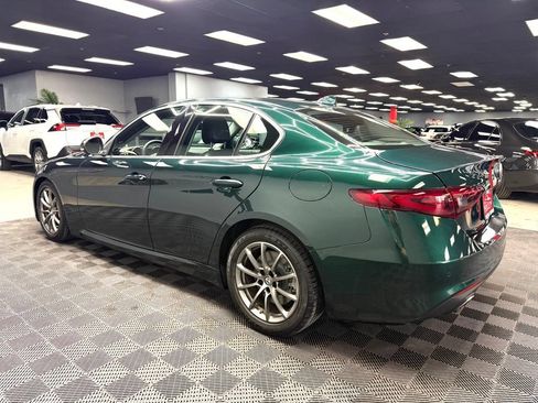 Used 2020 Alfa Romeo Giulia RWD image 9