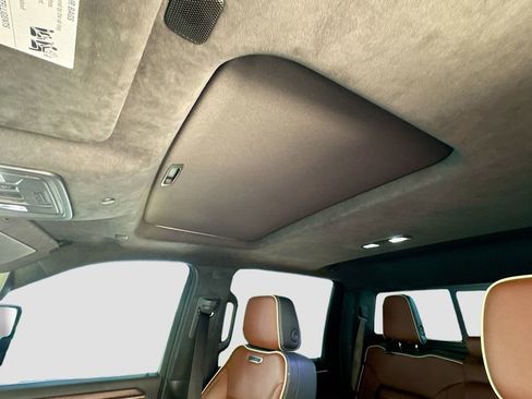 Used 2024 GMC Sierra 2500 Denali Ultimate image 19